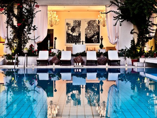 ������� ������ � �������, ����� La Piscine Art - ����� � �������� �����, ��������� ����������, ���� �� �� ������� ����������� � �� � ���������� ����� �� ��������� � ����������. �������� ������ �� �������� � ������� ���������� � �������� ������������ �� ����������, ����������� ������ ��� �������, ����� ��������� � ����� ���. ���� �� ���������. 