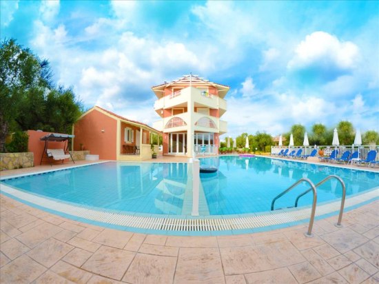 Почивка ГЪРЦИЯ - ОСТРОВ ЗАКИНТОС, Хотел Pantheon Hotel - Това е вариант за икономична почивка на море на Закинтос. Модерен стил, малка уютна територия, комфортни стаи и качествено обслужване. Хотелът се намира в близост до магазини, барове, ресторанти и таверни.